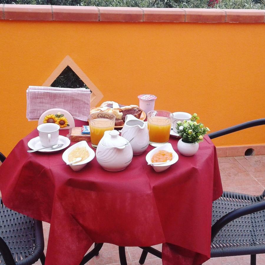 B&B Il Girasole Sant'Anna Arresi Eksteriør billede