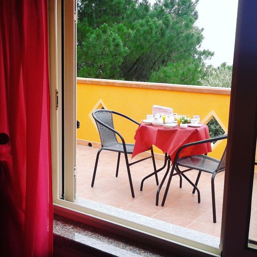 B&B Il Girasole Sant'Anna Arresi Eksteriør billede