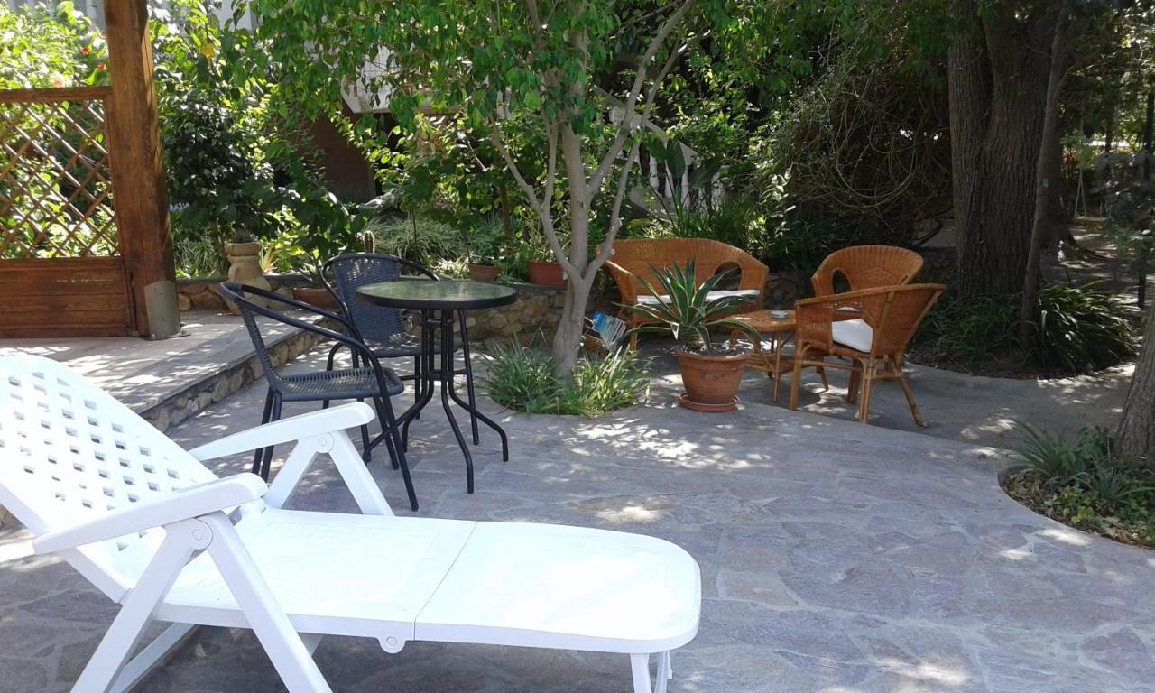 B&B Il Girasole Sant'Anna Arresi Eksteriør billede