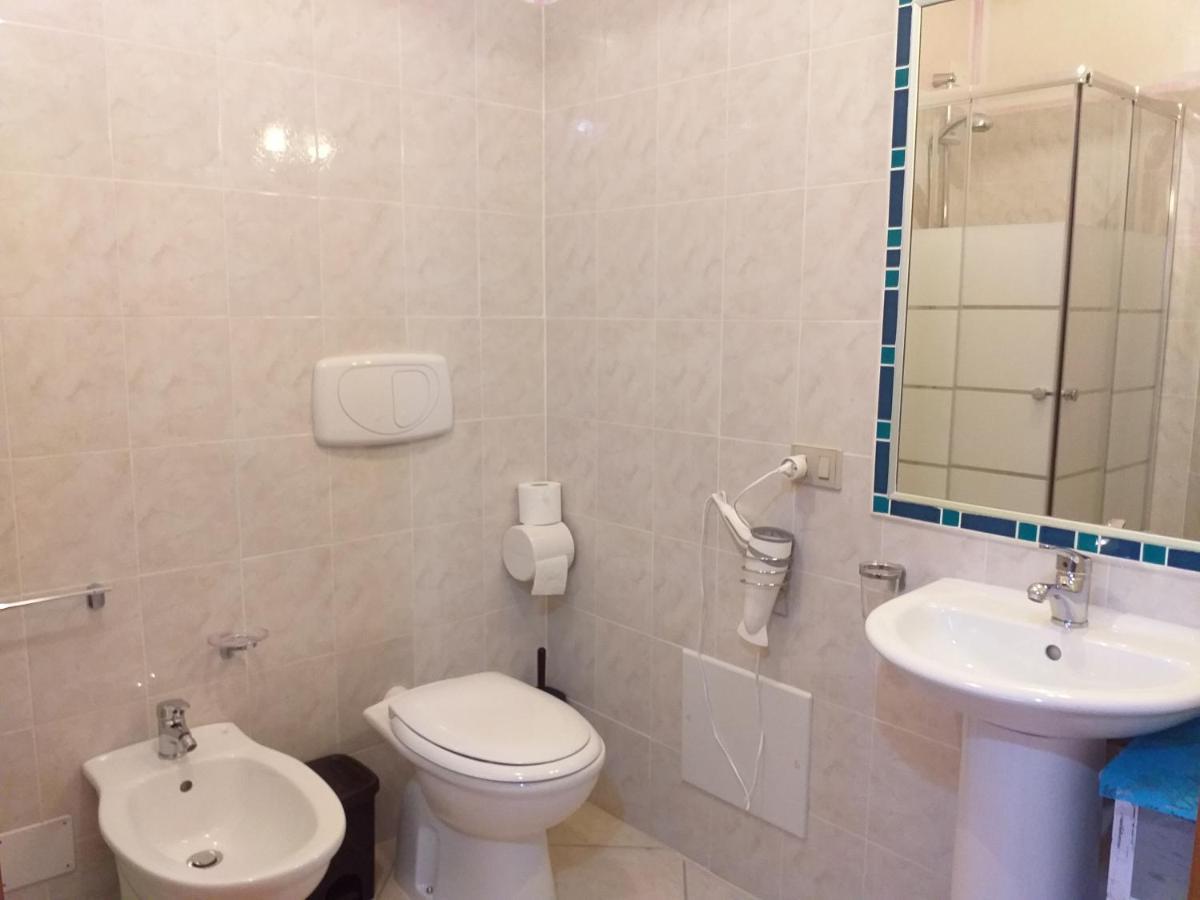 B&B Il Girasole Sant'Anna Arresi Eksteriør billede